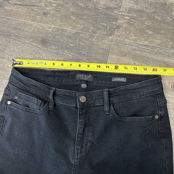 Judy Blue Skinny Fit Jeans 13/31 Stretch Black Distressed Animal Print Raw Hem - Picture 4 of 10